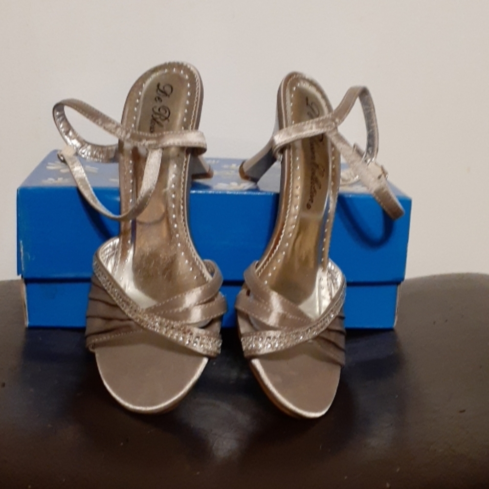 Strap sandal